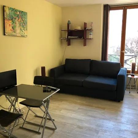 23 Rue De La Chapelle Apartment *